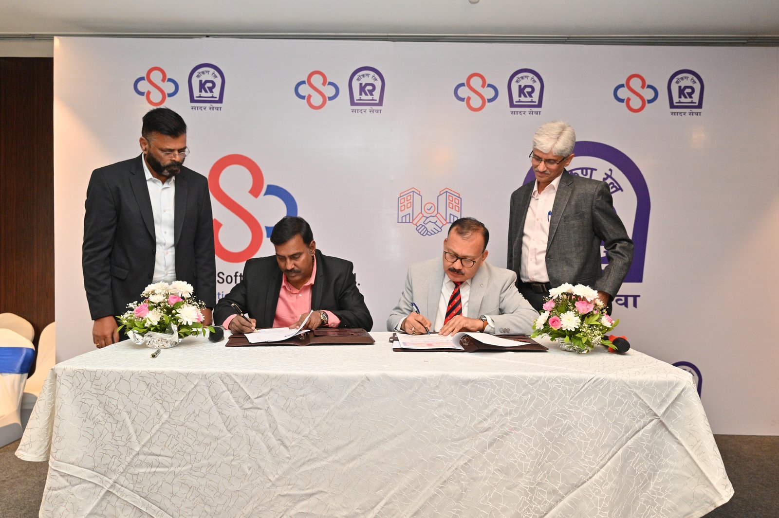 Mr. Vinod Babu, CEO, Blue Cloud Softech Solutions Limited & Mr. Santosh Kumar Jha, Chairman and Managing Director, Konkan Railway Corporation Limited _1